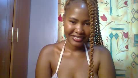 Snapshot of lovelyy_dreams chatting on 03/26/26, 06:30 Hanna online show from 03/26/26, 06:30