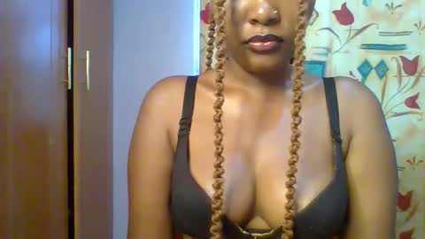 Snapshot of lovelyy_dreams chatting on 03/29/26, 04:23 Hanna online show from 03/29/26, 04:23