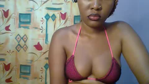 Snapshot of lovelyy_dreams chatting on 04/06/26, 04:32 Hanna online show from 04/06/26, 04:32