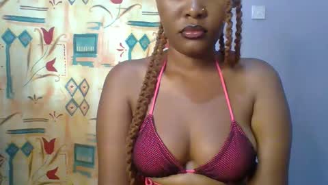 Snapshot of lovelyy_dreams chatting on 04/06/26, 04:46 Hanna online show from 04/06/26, 04:46