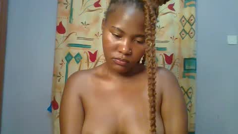 Snapshot of lovelyy_dreams chatting on 04/15/26, 06:15 Hanna online show from 04/15/26, 06:15