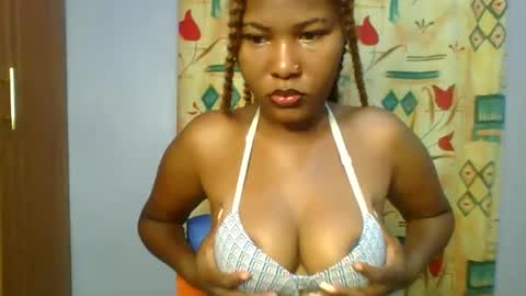 Snapshot of lovelyy_dreams chatting on 04/16/26, 02:45 Hanna online show from 04/16/26, 02:45