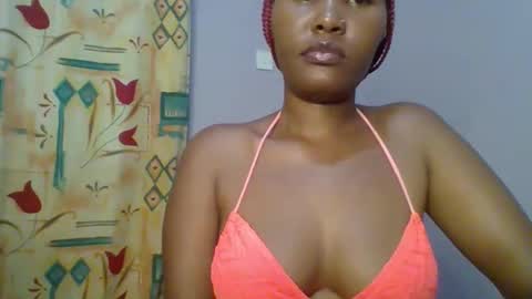 Snapshot of lovelyy_dreams chatting on 04/26/26, 07:22 Hanna online show from 04/26/26, 07:22