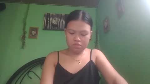 Snapshot of lovemae352295 chatting on 11/24/25, 06:35 lovemae352295 online show from 11/24/25, 06:35