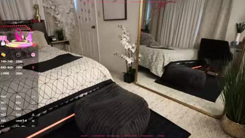 Snapshot of lovemoscarlett chatting on 02/21/25, 01:55 Scarlett online show from 02/21/25, 01:55