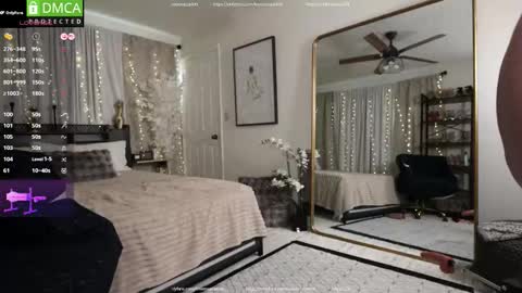 Snapshot of lovemoscarlett chatting on 11/20/25, 08:19 Scarlett online show from 11/20/25, 08:19