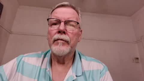 Snapshot of lovemysmallcockbear chatting on 07/21/26, 05:37 Sanipass online show from 07/21/26, 05:37