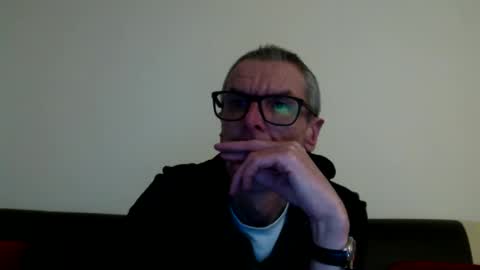 Snapshot of lovepvclate40s chatting on 02/19/25, 08:10 lovepvcearly50s online show from 02/19/25, 08:10