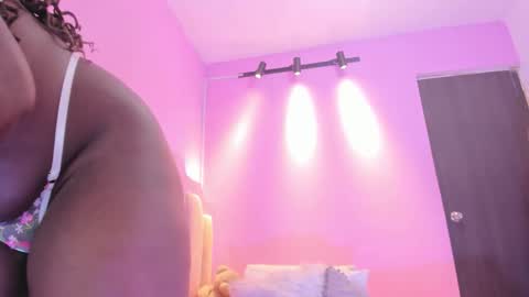 L O V E  online show from 11/25/25, 01:44