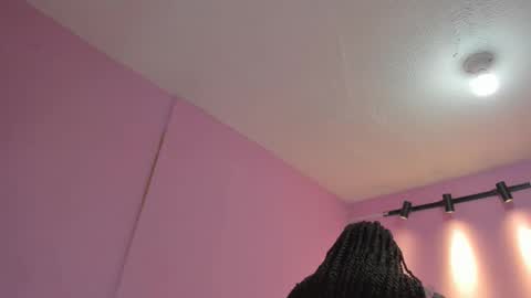 L O V E  online show from 12/03/25, 12:03