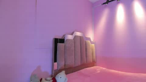 L O V E  online show from 02/04/26, 11:49