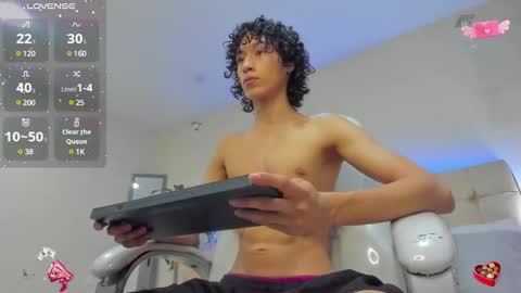 Snapshot of loverboy8_ chatting on 01/10/25, 04:22 loverboy8_ online show from 01/10/25, 04:22