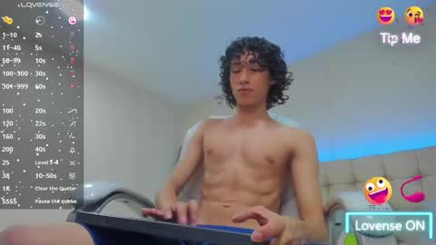 Snapshot of loverboy8_ chatting on 01/14/25, 05:19 loverboy8_ online show from 01/14/25, 05:19