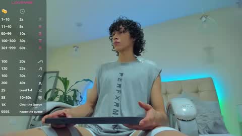 Snapshot of loverboy8_ chatting on 01/18/25, 06:24 loverboy8_ online show from 01/18/25, 06:24