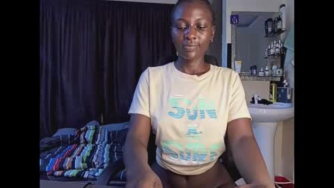 Snapshot of lovergirl2003 chatting on 03/11/25, 06:52 Kate online show from 03/11/25, 06:52