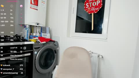 Snapshot of lovermike_ chatting on 12/25/24, 01:31 Mike online show from 12/25/24, 01:31