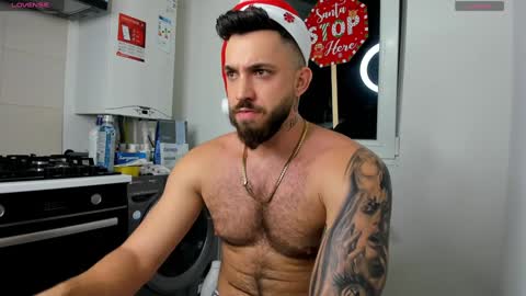 Snapshot of lovermike_ chatting on 12/25/24, 09:00 Mike online show from 12/25/24, 09:00