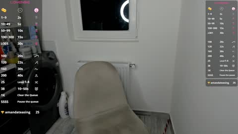 Snapshot of lovermike_ chatting on 12/27/24, 12:39 Mike online show from 12/27/24, 12:39