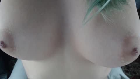 Snapshot of lovers613228 chatting on 12/20/24, 02:52 lovers613228 online show from 12/20/24, 02:52