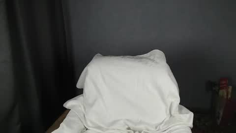 Snapshot of lovers613228 chatting on 02/17/25, 11:34 lovers613228 online show from 02/17/25, 11:34