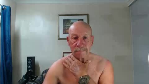 Snapshot of lovesblackazz chatting on 12/19/24, 10:13 Lovesblackazz online show from 12/19/24, 10:13