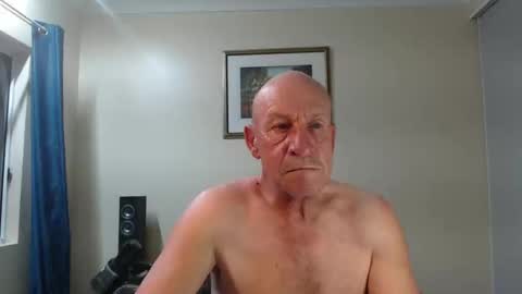 Snapshot of lovesblackazz chatting on 12/25/24, 10:28 Lovesblackazz online show from 12/25/24, 10:28