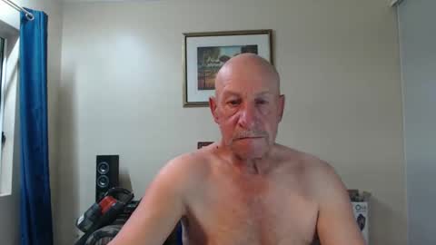 Snapshot of lovesblackazz chatting on 01/01/25, 11:07 Lovesblackazz online show from 01/01/25, 11:07