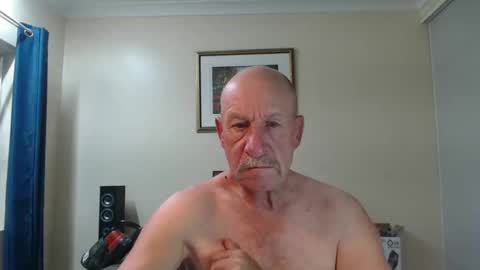 Snapshot of lovesblackazz chatting on 02/11/25, 11:44 Lovesblackazz online show from 02/11/25, 11:44