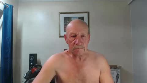 Snapshot of lovesblackazz chatting on 02/21/25, 08:29 Lovesblackazz online show from 02/21/25, 08:29