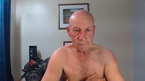 Snapshot of lovesblackazz chatting on 10/08/25, 11:19 Lovesblackazz online show from 10/08/25, 11:19