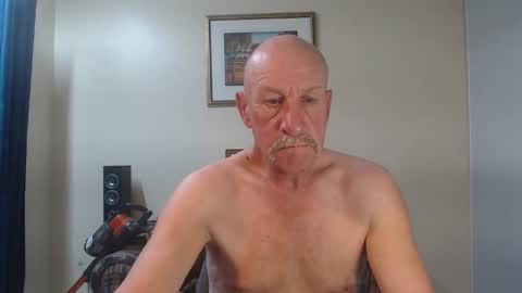 Snapshot of lovesblackazz chatting on 12/13/25, 10:26 Lovesblackazz online show from 12/13/25, 10:26