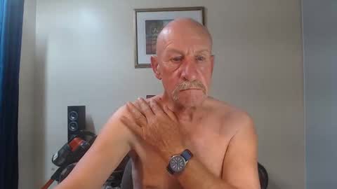 Snapshot of lovesblackazz chatting on 12/14/25, 11:37 Lovesblackazz online show from 12/14/25, 11:37