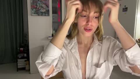 Snapshot of lovesstation chatting on 01/20/25, 03:28 lovesstation online show from 01/20/25, 03:28