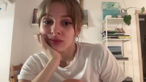 Snapshot of lovesstation chatting on 02/03/25, 11:36 lovesstation online show from 02/03/25, 11:36