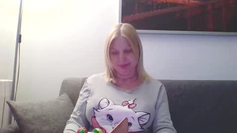 Marlyn online show from 02/18/25, 12:37