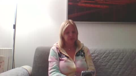 Marlyn online show from 12/04/25, 04:59