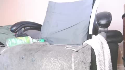 Snapshot of lovestobeused2 chatting on 11/28/25, 06:16 lovetobeused online show from 11/28/25, 06:16