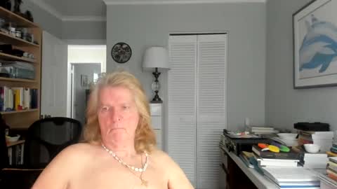 Snapshot of lovestylistwomen chatting on 01/21/25, 03:10 Michael online show from 01/21/25, 03:10