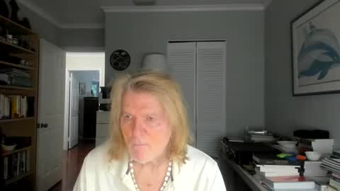 Snapshot of lovestylistwomen chatting on 10/01/25, 11:16 Michael online show from 10/01/25, 11:16