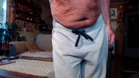 Snapshot of lovetobenaked10 chatting on 01/30/25, 04:13 aaron online show from 01/30/25, 04:13