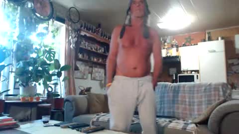 Snapshot of lovetobenaked10 chatting on 11/03/25, 01:34 aaron online show from 11/03/25, 01:34