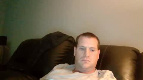 Snapshot of lovetocum37 chatting on 12/30/24, 03:25 lovetocum37 online show from 12/30/24, 03:25