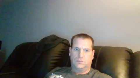 Snapshot of lovetocum37 chatting on 01/18/25, 04:42 lovetocum37 online show from 01/18/25, 04:42