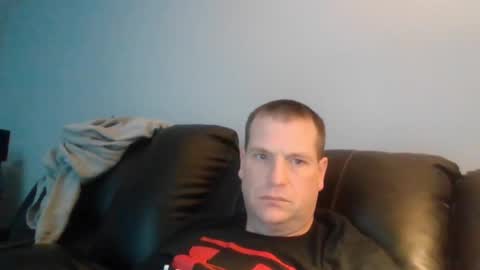 Snapshot of lovetocum37 chatting on 02/22/25, 04:09 lovetocum37 online show from 02/22/25, 04:09