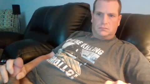 Snapshot of lovetocum37 chatting on 10/29/25, 03:47 lovetocum37 online show from 10/29/25, 03:47