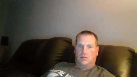 Snapshot of lovetocum37 chatting on 11/17/25, 03:01 lovetocum37 online show from 11/17/25, 03:01