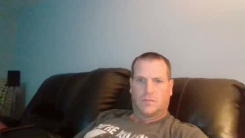 Snapshot of lovetocum37 chatting on 11/17/25, 05:19 lovetocum37 online show from 11/17/25, 05:19