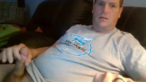 Snapshot of lovetocum37 chatting on 11/29/25, 06:33 lovetocum37 online show from 11/29/25, 06:33