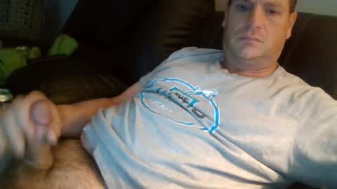 Snapshot of lovetocum37 chatting on 12/01/25, 05:18 lovetocum37 online show from 12/01/25, 05:18