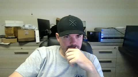 Snapshot of lovetofps chatting on 01/03/25, 06:14 Love2Game online show from 01/03/25, 06:14